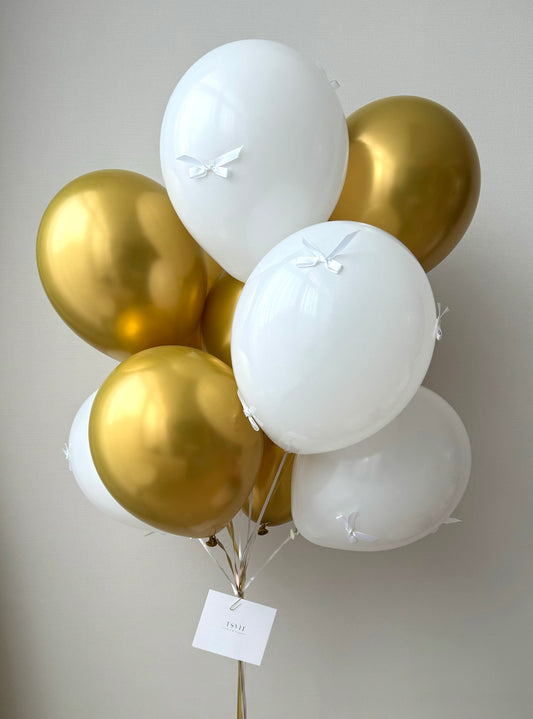 A bunch of 11 balloons