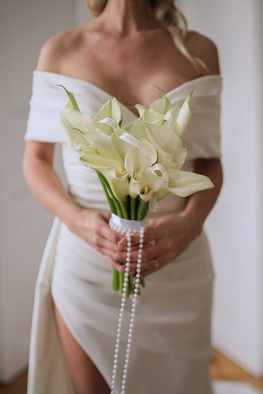 Pearl Kiss Bouquet