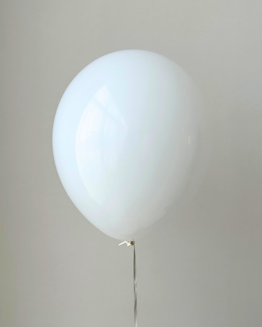 White Balloon